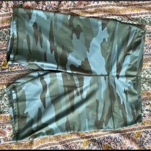 Aerie Move Camo Bike Short